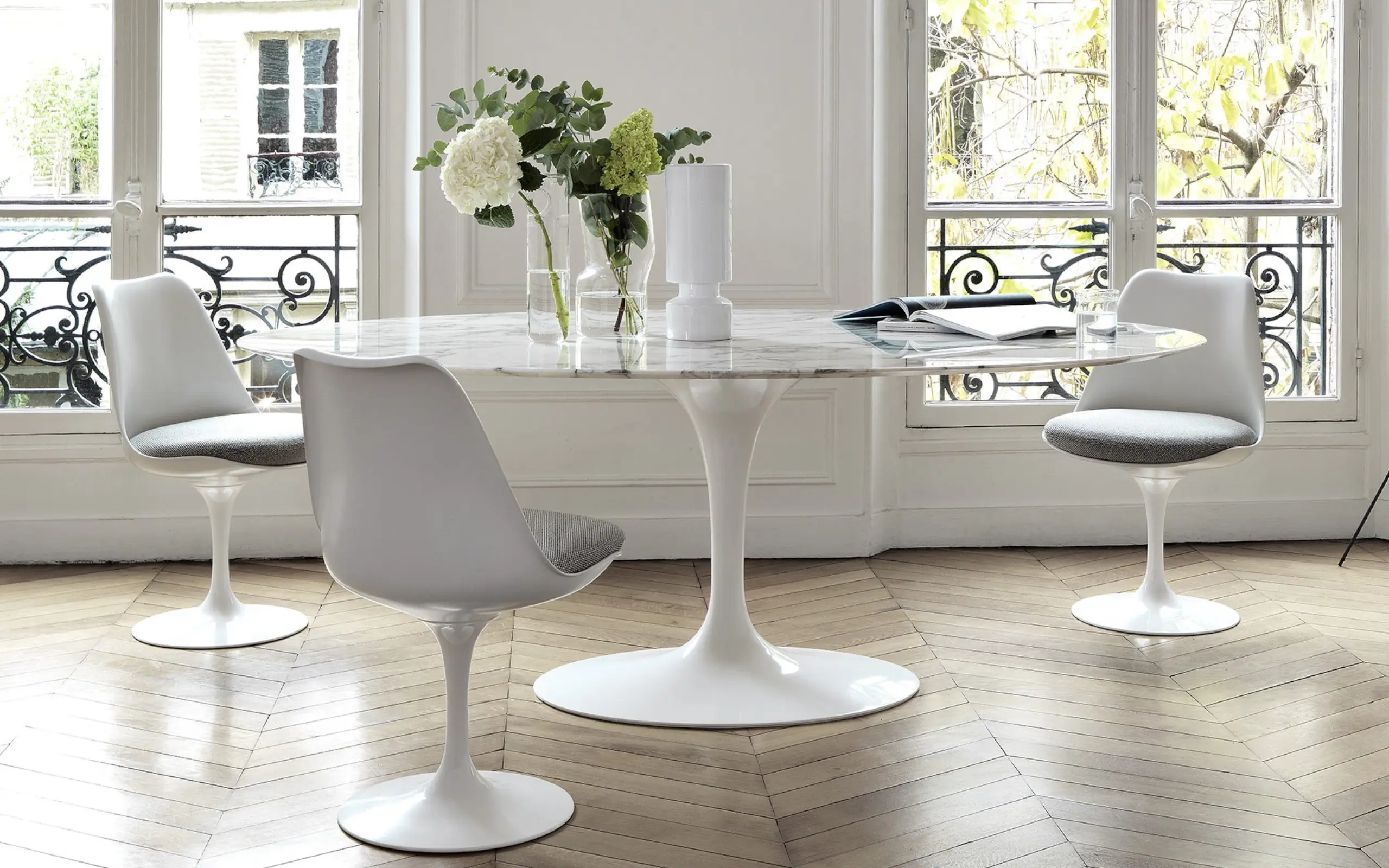 Tulip Chair by Eero Saarinen